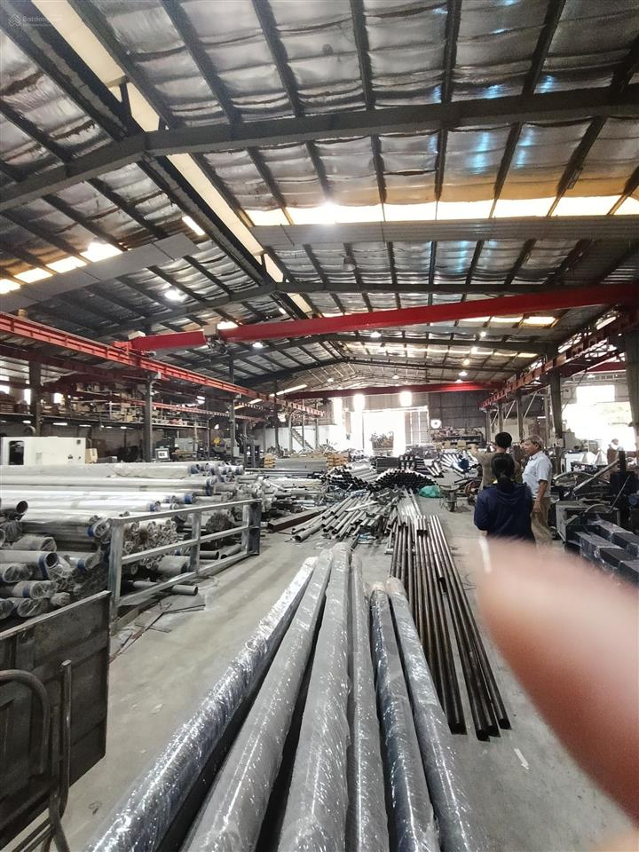 Cho thuê 1800m kho xưởng ở chúc sơnchương mỹ, xe cont vào, giá 70k/m.  0965 730 ***