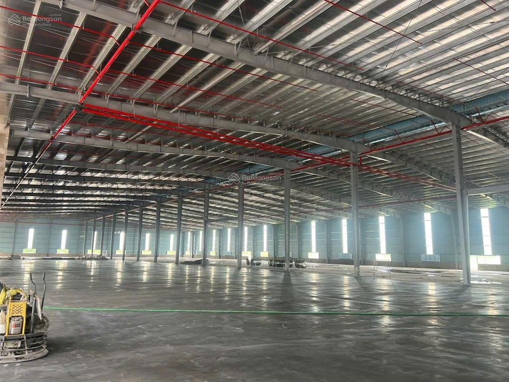 Cho thuê 10000m2 kho xưởng kcn đồng văn 1, hà nam, có ngăn nhỏ cho khách, 117.450đ/m.  0965 730 ***