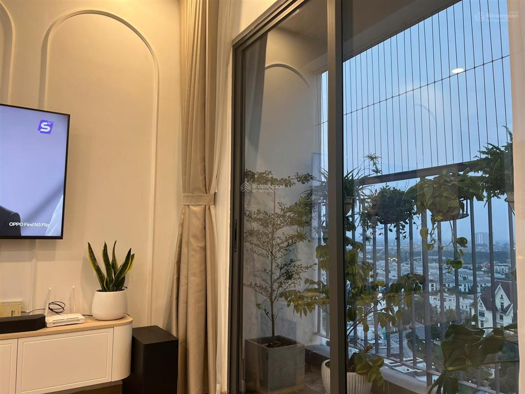Chính chủ cho thuê căn hope phúc đồng  view biệt thự vinhomes riverside  bc đông nam. 70m2, 2pn