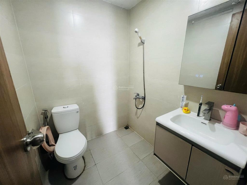 Chính chủ cho thuê căn hope phúc đồng  view biệt thự vinhomes riverside  bc đông nam. 70m2, 2pn