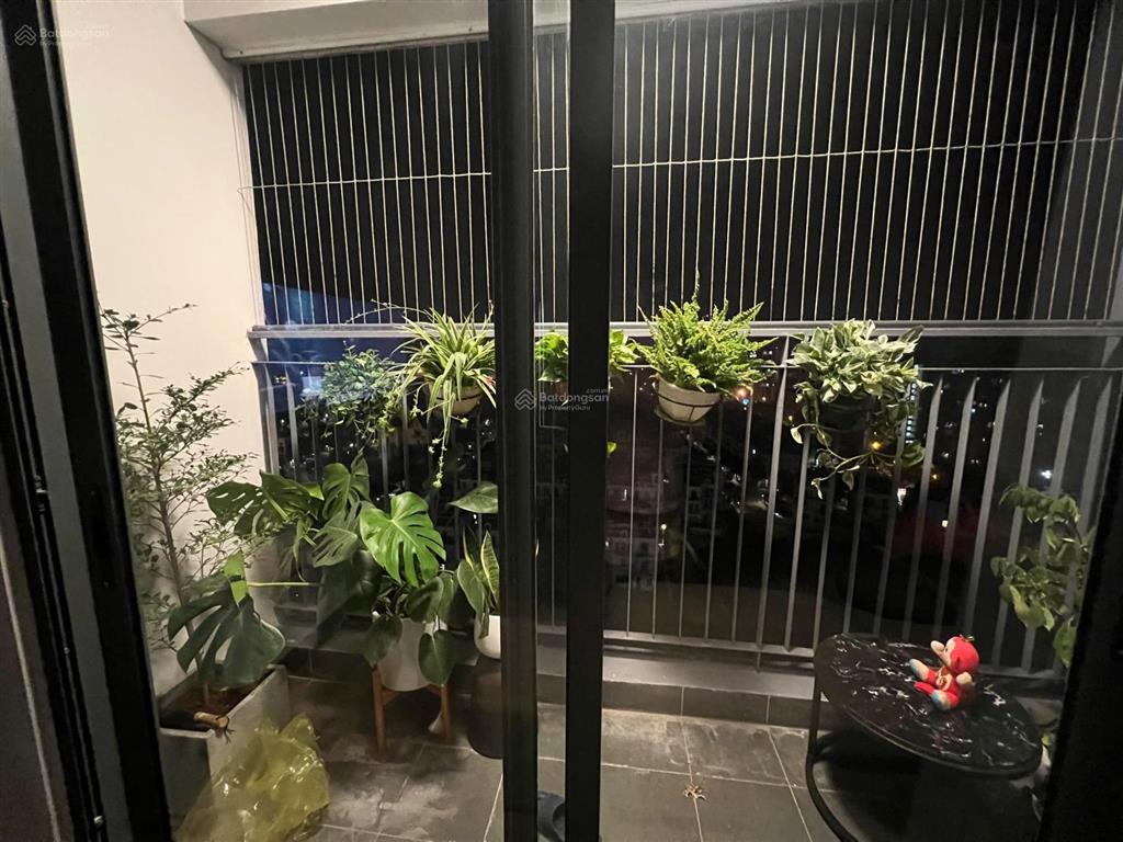 Chính chủ cho thuê căn hope phúc đồng  view biệt thự vinhomes riverside  bc đông nam. 70m2, 2pn