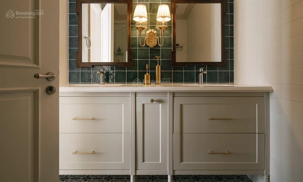 Chính chủ bán căn góc 4pn giá tốt trục góc dt rộng 161m tại brg diamond residence lê văn lương