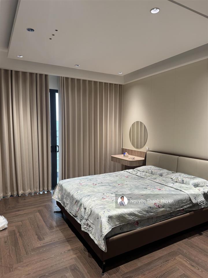 Tôi cần bán lại căn hộ 4pn 161m2 nhà mới chưa sử dụng tại the diamond residence 25 lê văn lương
