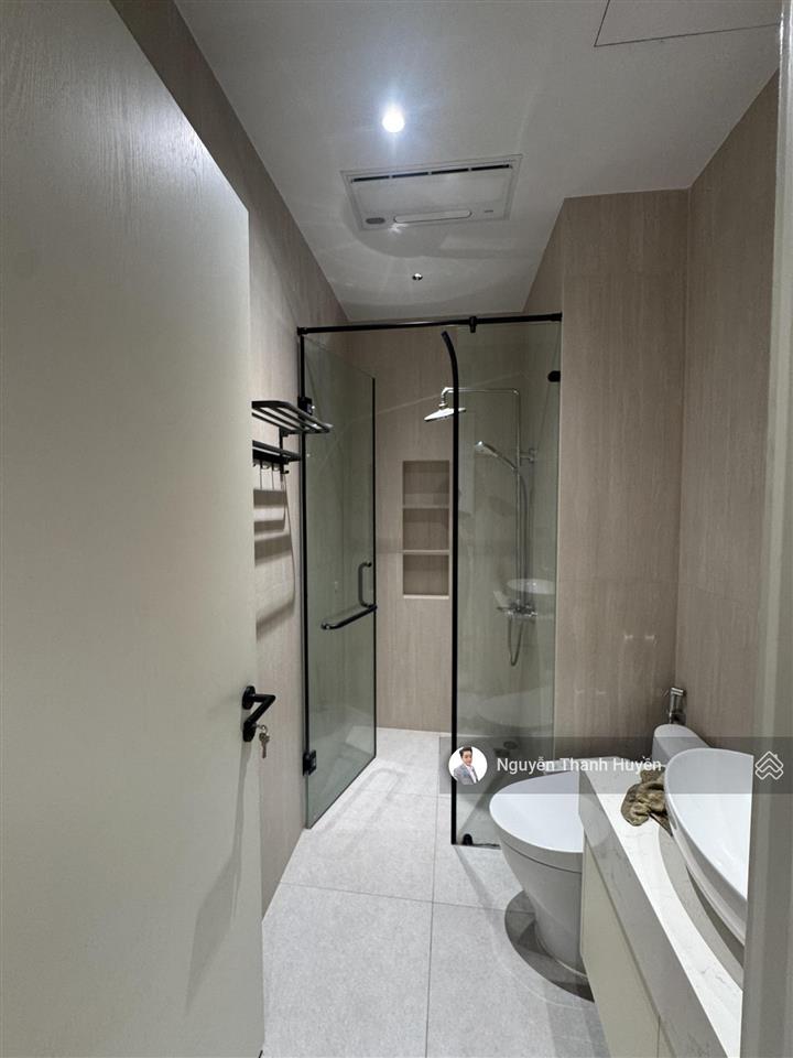 Do chuyển đổi công tác cần bán lại căn hộ 3pn+1 151m2 dự án brg diamond residence lê văn lương