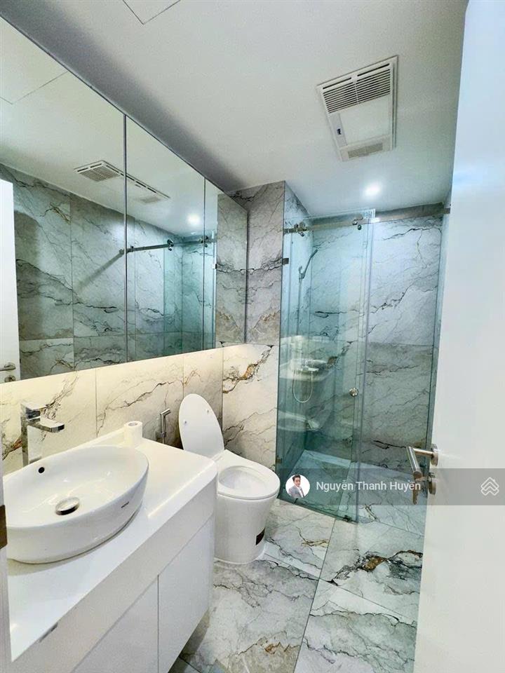 Tôi thiện chí bán lại căn hộ góc 4pn dt 161m2 brg diamond residence lê văn lương tầng vip hướng đn