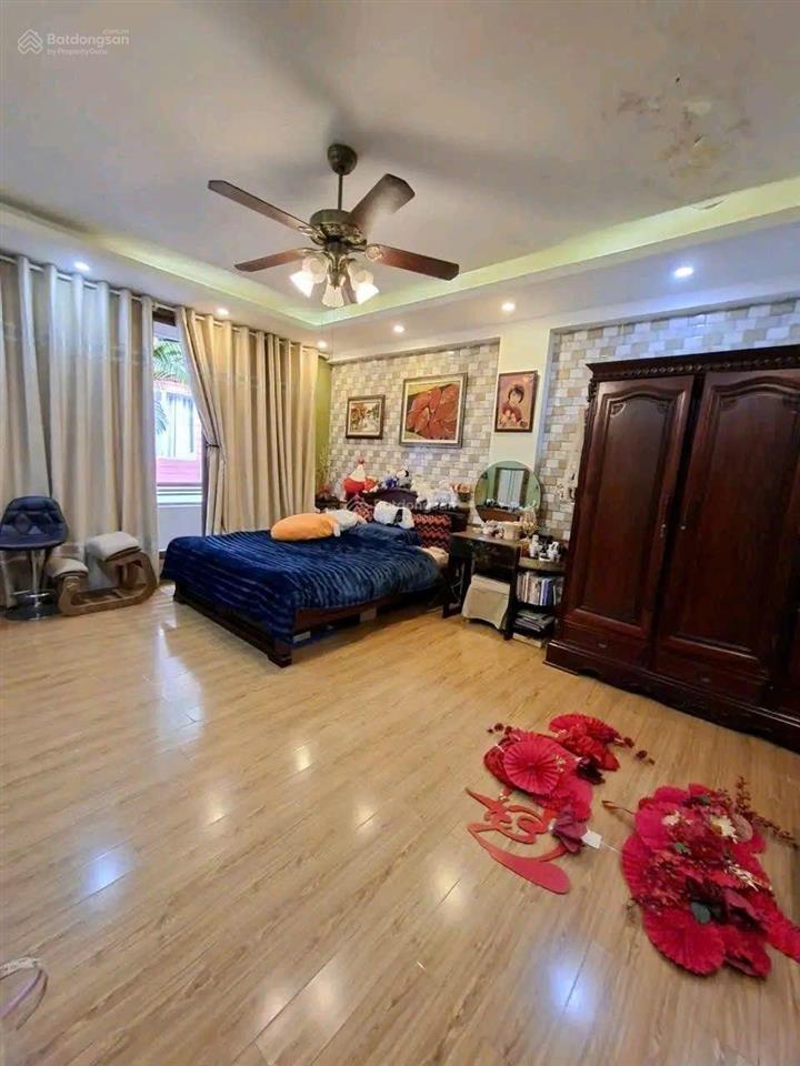 Bán nhà phố hào nam đống đa 38 tỷ 100m2 mt 5m 5 tầng ô tô tránh kinh doanh sát phố.