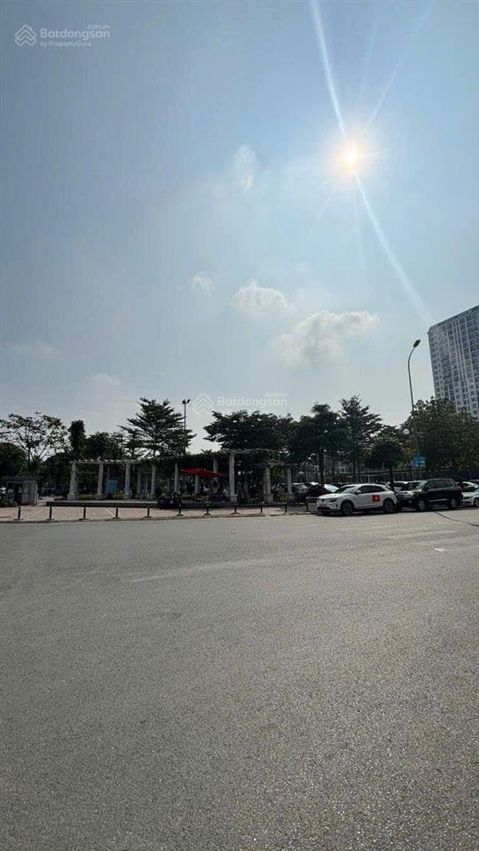 Bán đất phân lô tư đình long biên 22 tỷ 135m mt 4.5m ô tô tránh kinh doanh gần sân golf him lam