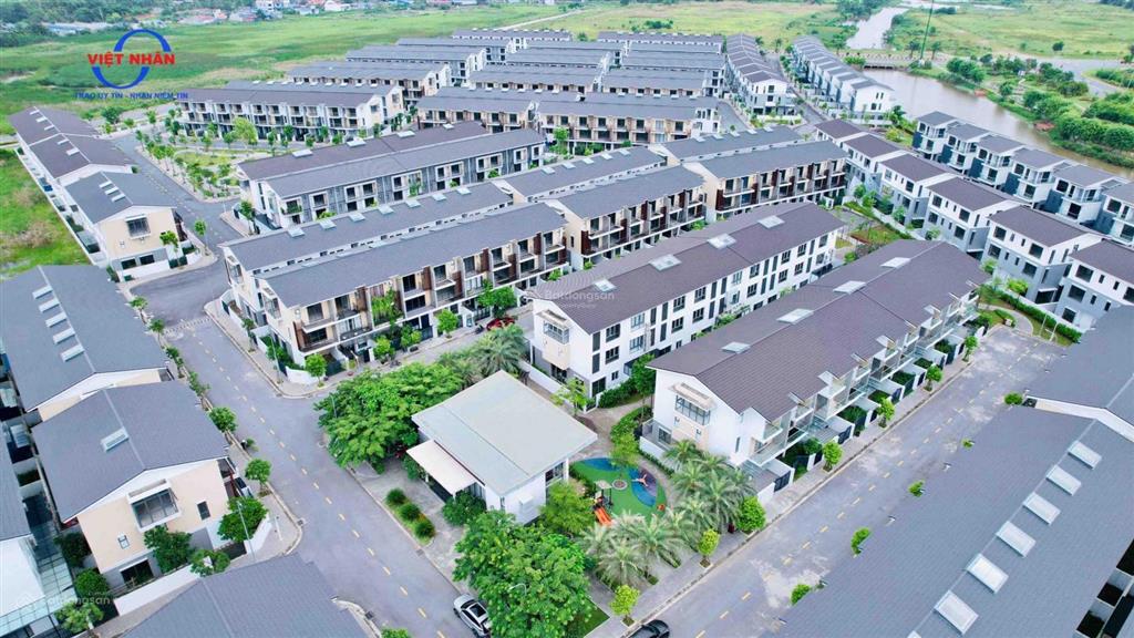 Bắt đáy duy nhất 1 căn lk80m2 đối diện công viên trung tâm  kđt beomes ngay chân cầu nguyễn trãi