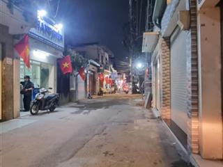 80m2  4 tầng chỉ 9.6 tỷ, ngay hàng xanh, gần nhiều trường đại học