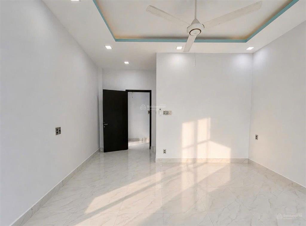 Bán nhà hxh hoàng hoa thám  bình thạnh, 42m2  5 tầng chỉ 6,39 tỷ còn bớt.