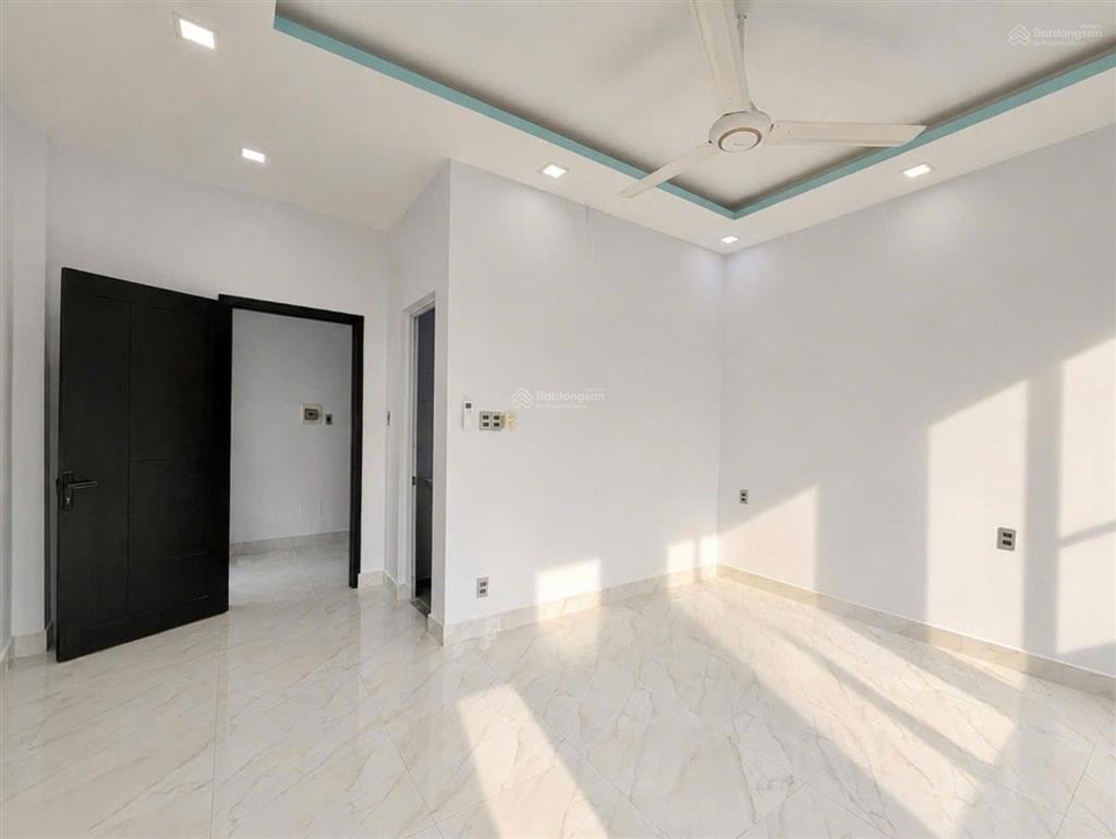 Bán nhà hxh hoàng hoa thám  bình thạnh, 42m2  5 tầng chỉ 6,39 tỷ còn bớt.