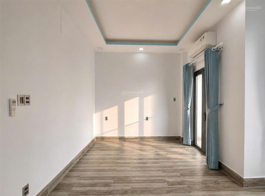 Bán nhà hxh hoàng hoa thám  bình thạnh, 42m2  5 tầng chỉ 6,39 tỷ còn bớt.