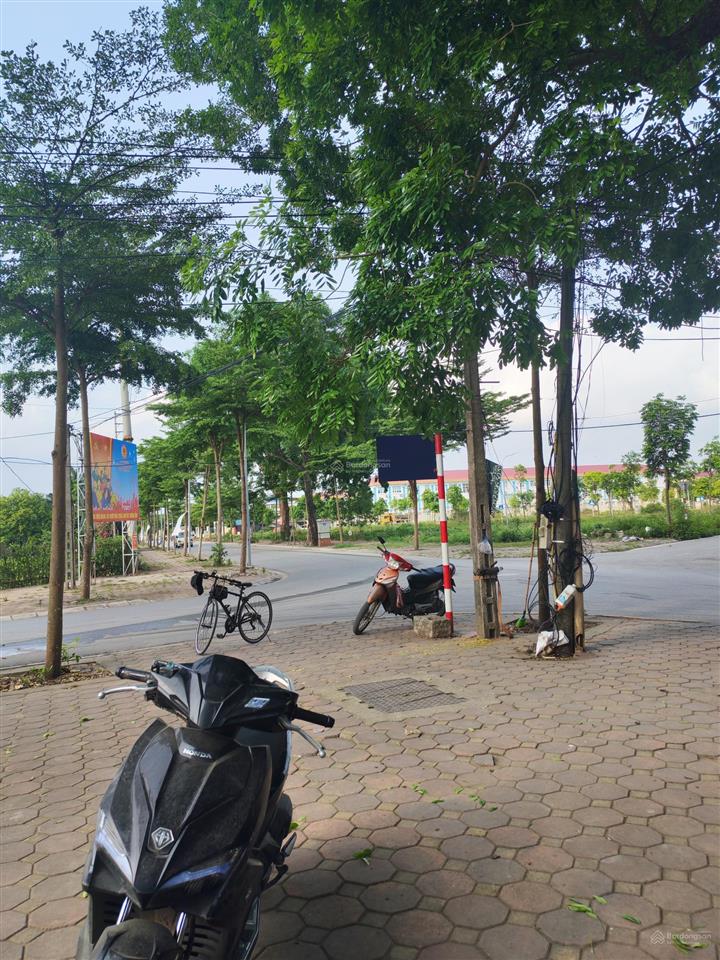 Chính chủ đất trại láng phân lô ôtô 2 mặt đuờng trước nhà và sau nhà, trục hồ tây ba vì,65m,2ty25.