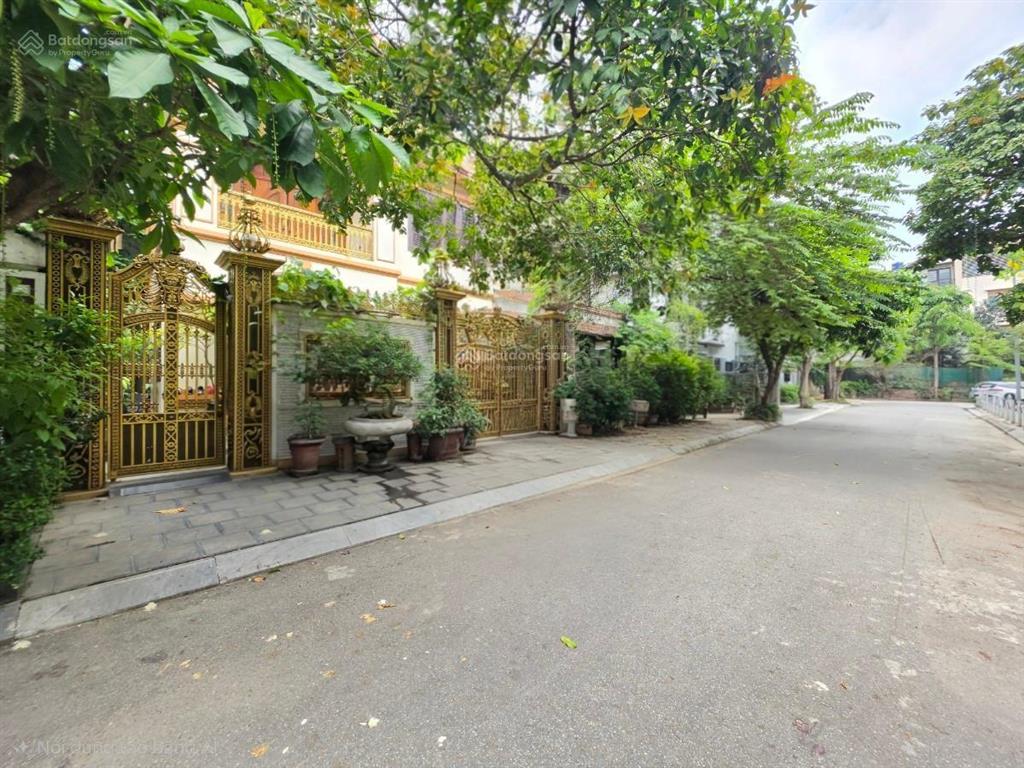 Siêu víp biệt thự đơn lập bộ công an lê văn lương 3 ôtô tránh 3 thoáng, 150m, 50ty.