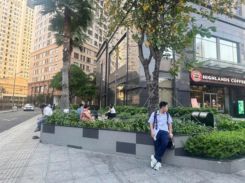 Kẹt tiền bán lỗ shophouse góc saigon royal 199m2 giá 38.3 tỷ, đang có hđt 93 triệu