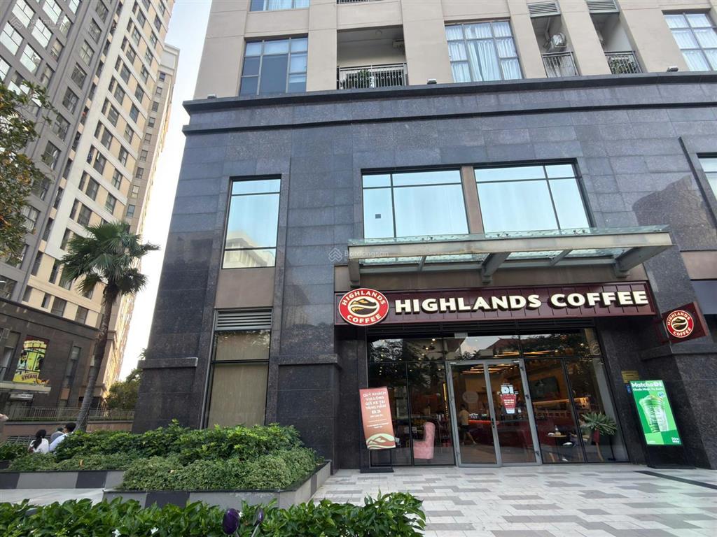 Kẹt tiền bán lỗ shophouse góc saigon royal 199m2 giá 38.3 tỷ, đang có hđt 93 triệu