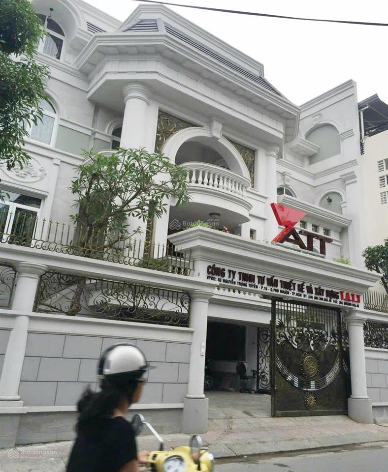 Bán tòa nhà góc mặt tiền 93 nguyễn trọng tuyển ngang 17m 1t3l có hồ bơi sát phan đình phùng