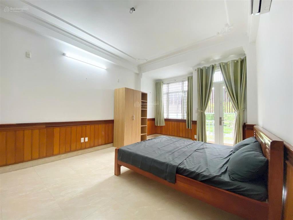Bán chdv 5 tầng mặt tiền trần não, quận 2, đối diện công viên, có hđt khoán 35tr/tháng