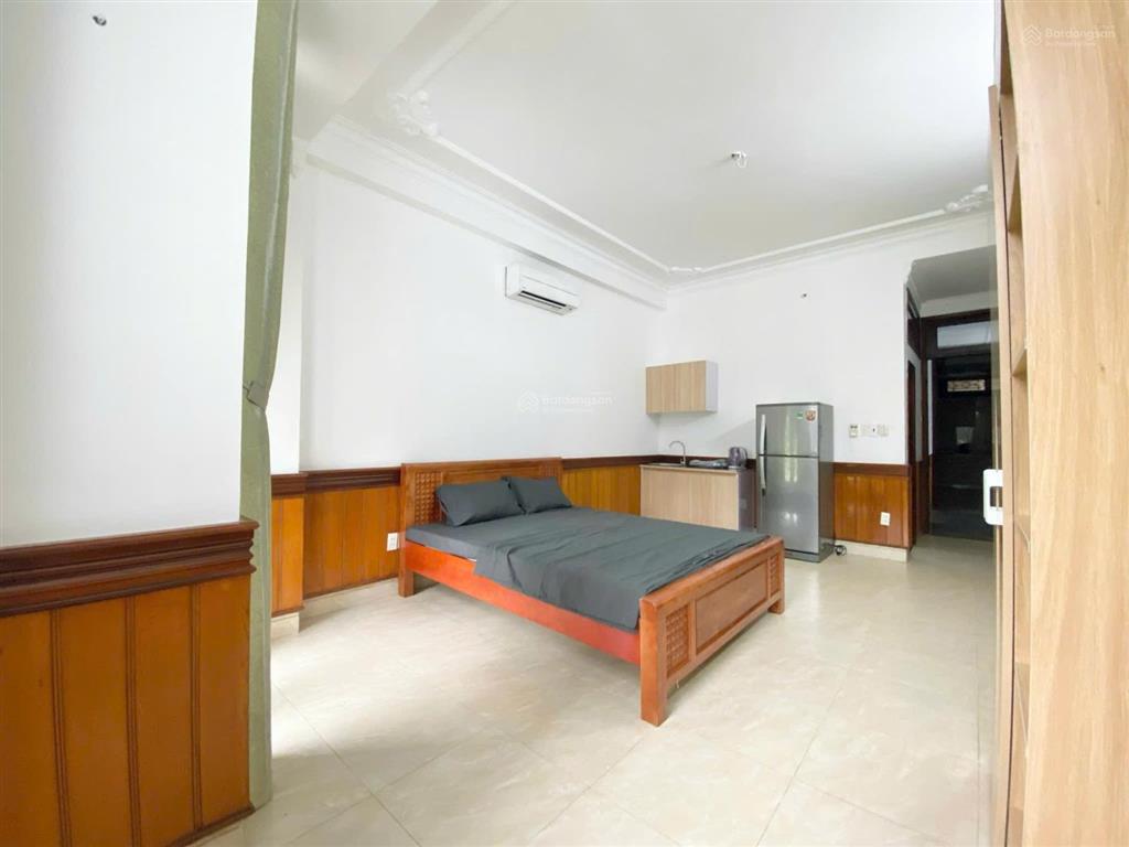 Bán chdv 5 tầng mặt tiền trần não, quận 2, đối diện công viên, có hđt khoán 35tr/tháng