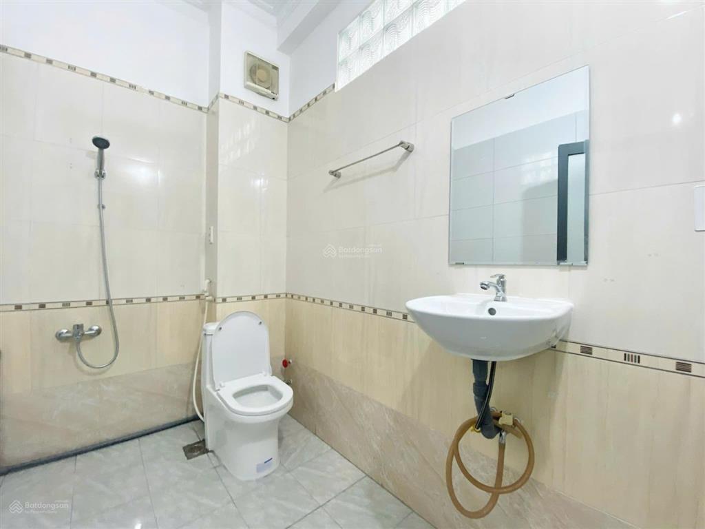 Bán chdv 5 tầng mặt tiền trần não, quận 2, đối diện công viên, có hđt khoán 35tr/tháng