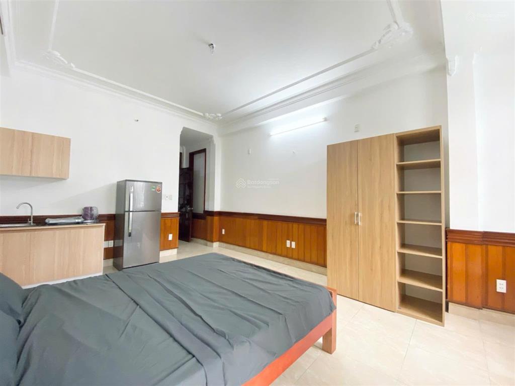 Bán chdv 5 tầng mặt tiền trần não, quận 2, đối diện công viên, có hđt khoán 35tr/tháng