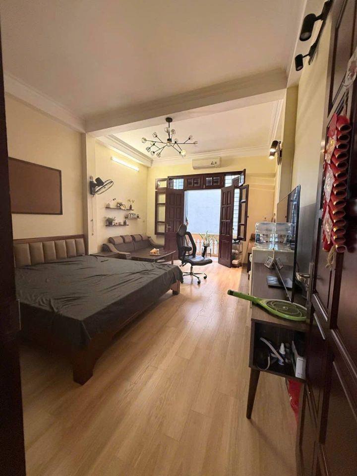 NHÀ CHÍNH CHỦ MINH KHAI - 45M2 - 3 NGỦ - Ở LUÔN - CHỈ 8 TỶ!