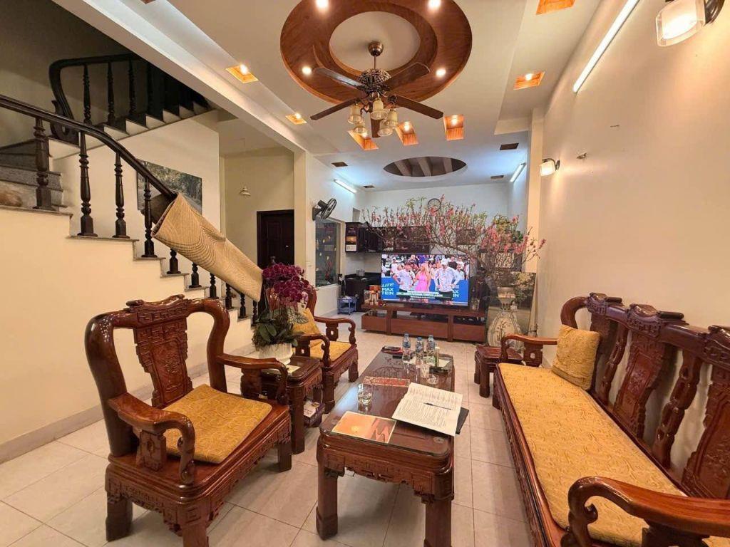 NHÀ CHÍNH CHỦ MINH KHAI - 45M2 - 3 NGỦ - Ở LUÔN - CHỈ 8 TỶ!