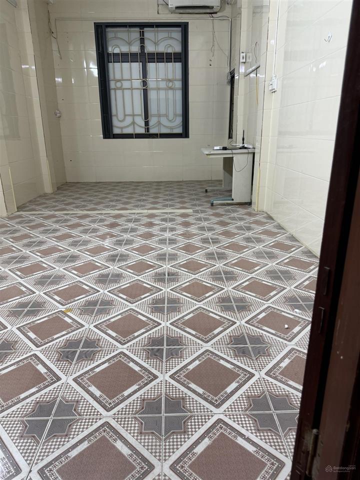 Giật mình! hồng mai  40m2  5 tầng  3 ngủ  ở sướng  gần ô tô chỉ nhỉnh 4 tỷ