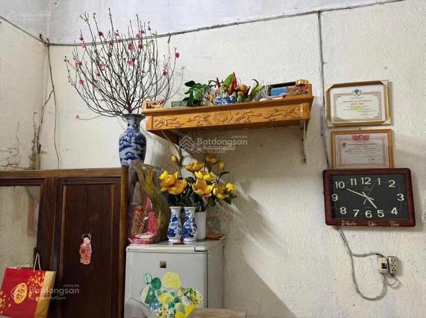Cho thuê tầng 1 biệt thự pháp cổ nguyễn huy tự, 30m², sân rộng, cửa riêng, giá 5 triệu/tháng