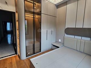 Đối diện tttm aeon long biên. 7 tầng .thang máy. gara ôtô. dt 60m. mt 4,5m giá chỉ 15 tỷ. sót lạ