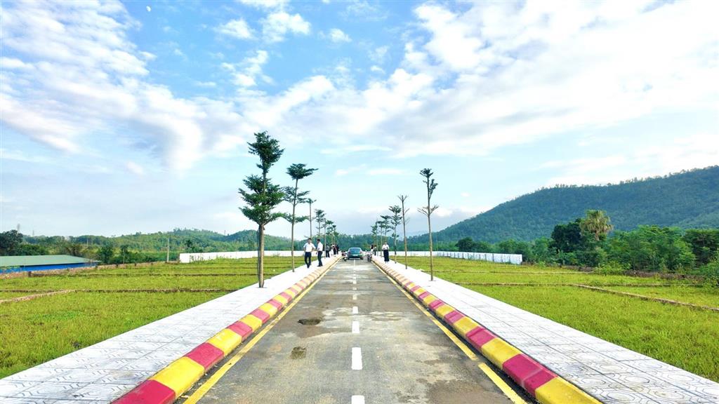 3 tỷ/100m2 full thổ cư mt 6m tại cnc hoà lạc,gần chợ ql21 trung tâm hành chính phú cát gần nhiều da