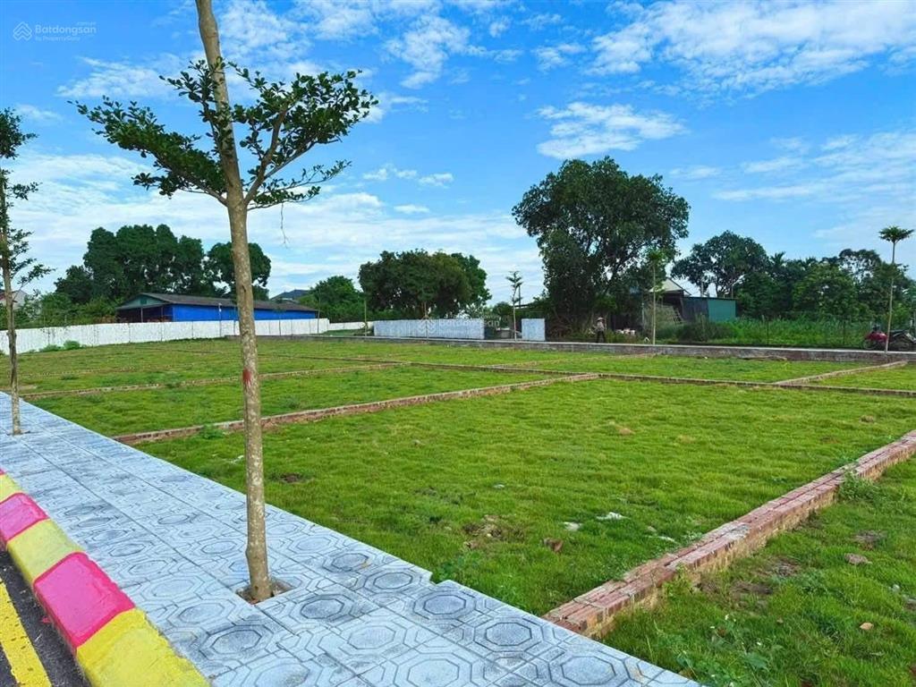 3 tỷ/100m2 full thổ cư mt 6m tại cnc hoà lạc,gần chợ ql21 trung tâm hành chính phú cát gần nhiều da