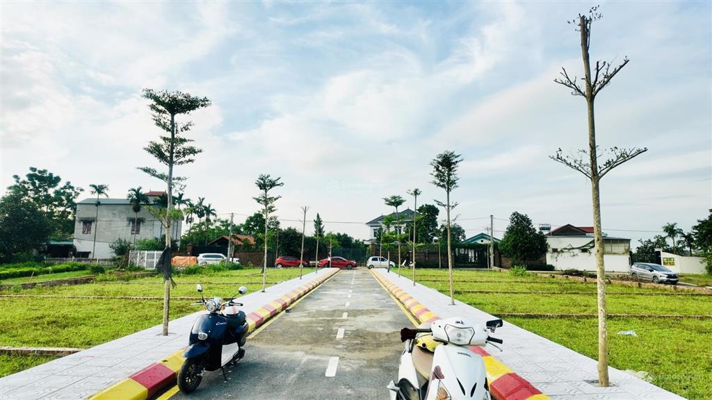 3 tỷ/100m2 full thổ cư mt 6m tại cnc hoà lạc,gần chợ ql21 trung tâm hành chính phú cát gần nhiều da