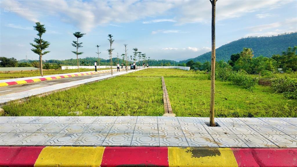 3 tỷ/100m2 full thổ cư mt 6m tại cnc hoà lạc,gần chợ ql21 trung tâm hành chính phú cát gần nhiều da