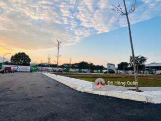 Hàng vip lô góc 100m2 thổ cư trung tâm thôn 7 phú cát,cách ql21 300m,oto vào đất,tiềm năng đầutư x2
