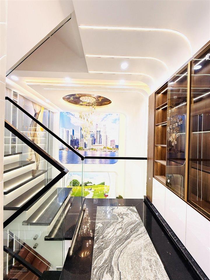 Bình tân, hẻm nhựa thông, nhà 5 tầng ,68m2, giá rẻ