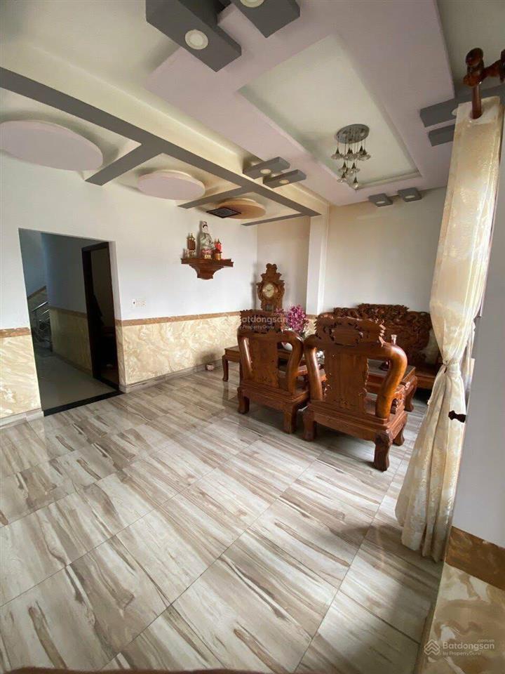 Vip căn góc, 9.5x17m, nhà 3 tầng đẹp, kd, cạnh vòng xoay an lạc
