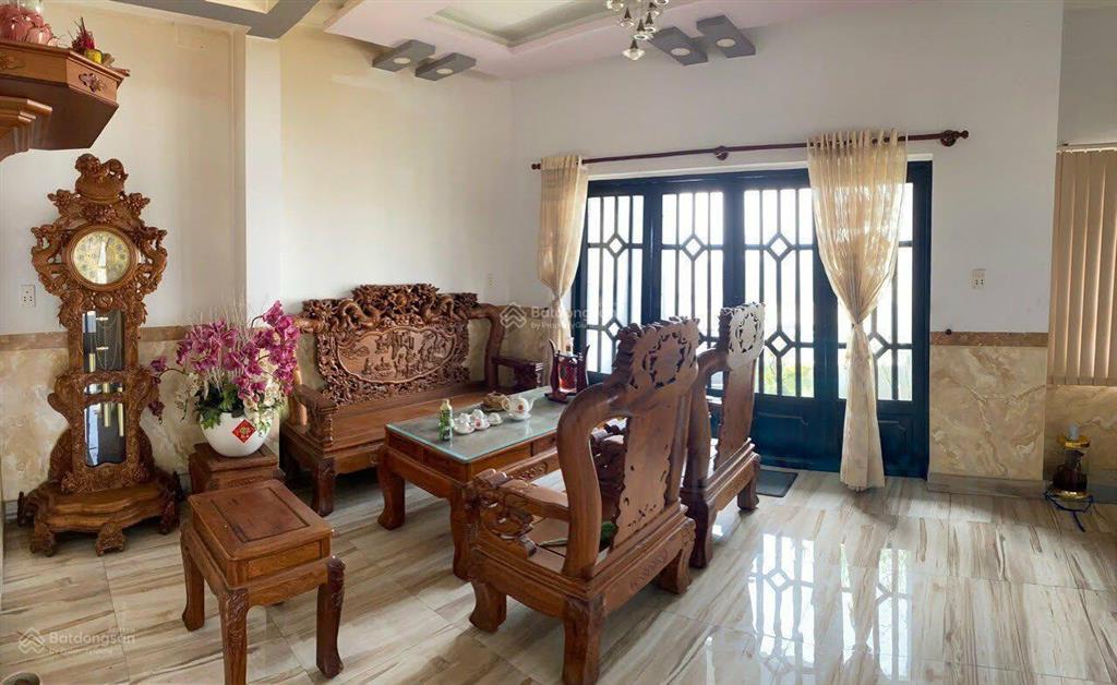 Vip căn góc, 9.5x17m, nhà 3 tầng đẹp, kd, cạnh vòng xoay an lạc