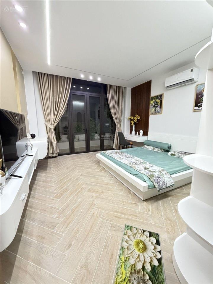 Nhà mới đẹp 5 tầng, thang máy, 72m2, ô tô, 7 tỷ hơn