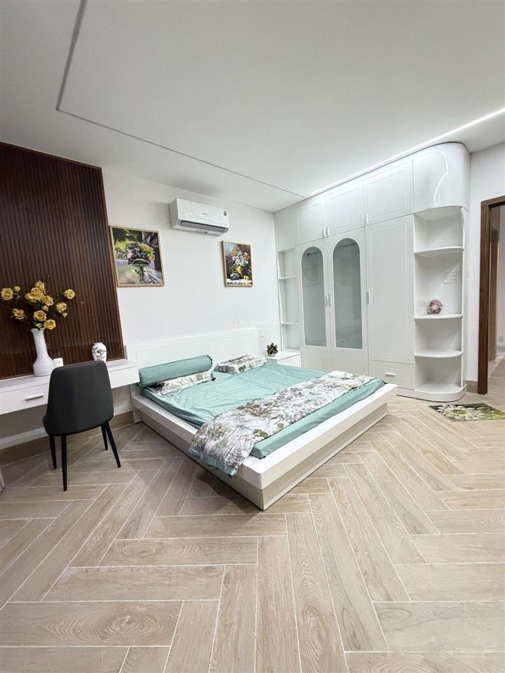 Nhà mới đẹp 5 tầng, thang máy, 72m2, ô tô, 7 tỷ hơn