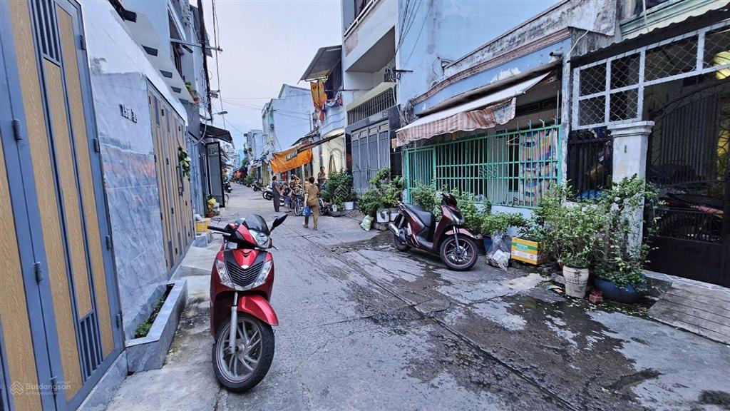 Nhà 2 tầng, 80m2, ngang 9x12m, hẻm ô tô thông, chỉ 4,8 tỷ