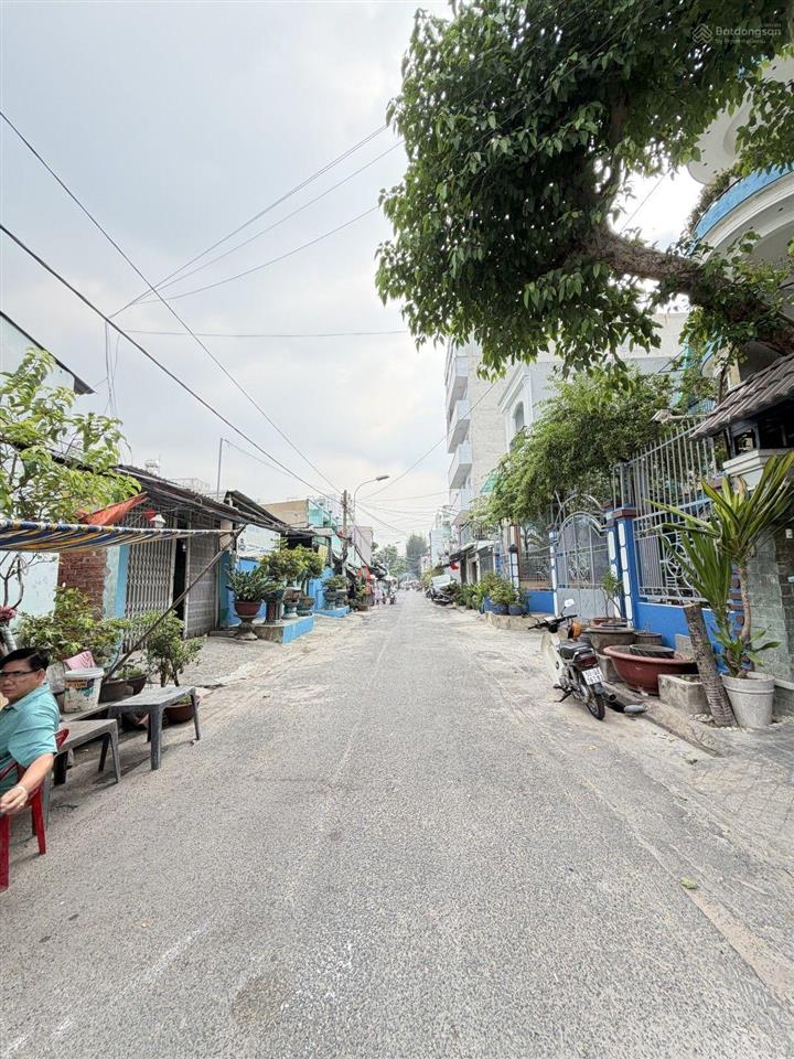 Nhà mới 5 tầng (68m2), tân phú, hẻm nhựa thông, thang máy, nội thất xịn.