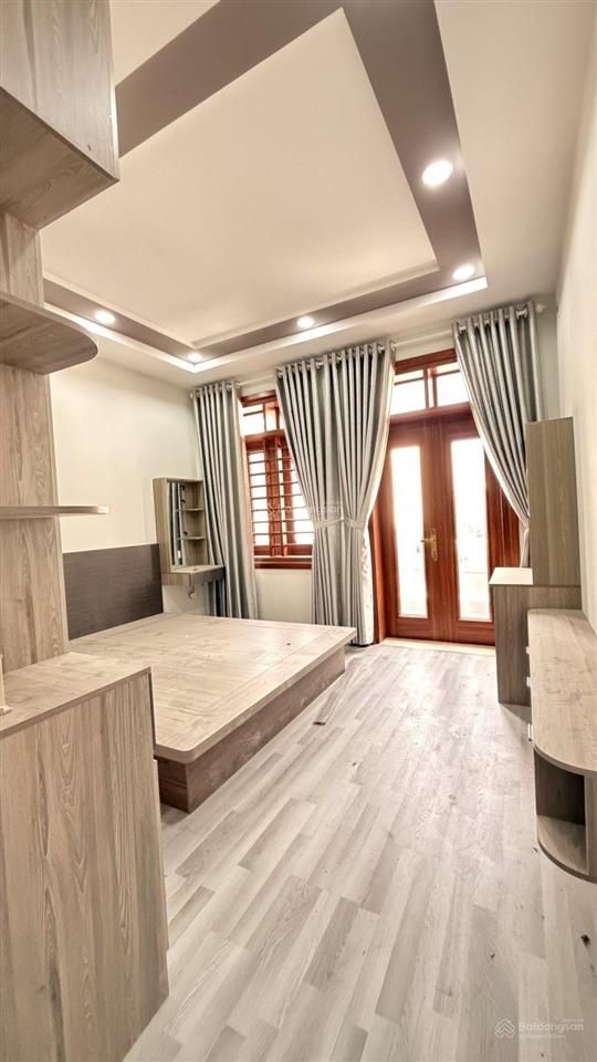 Nhà mới 5 tầng (68m2), tân phú, hẻm nhựa thông, thang máy, nội thất xịn.