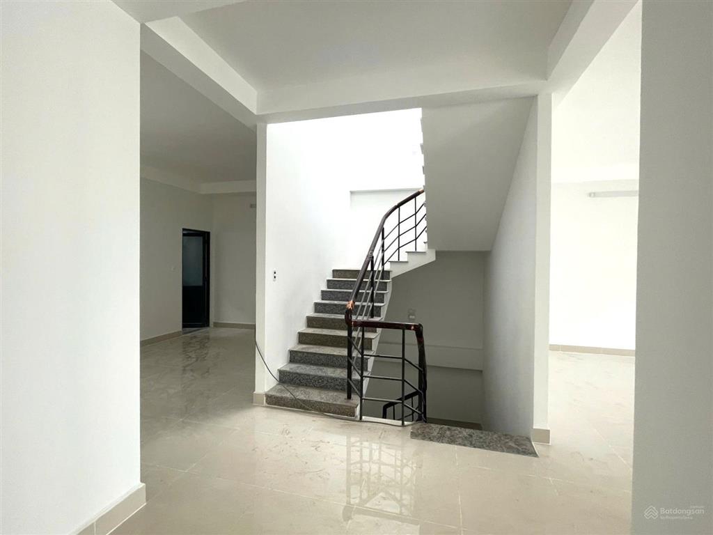 (thuê) nguyên căn nhà đôi  phường 7, quận 8 mặt tiền nội bộ