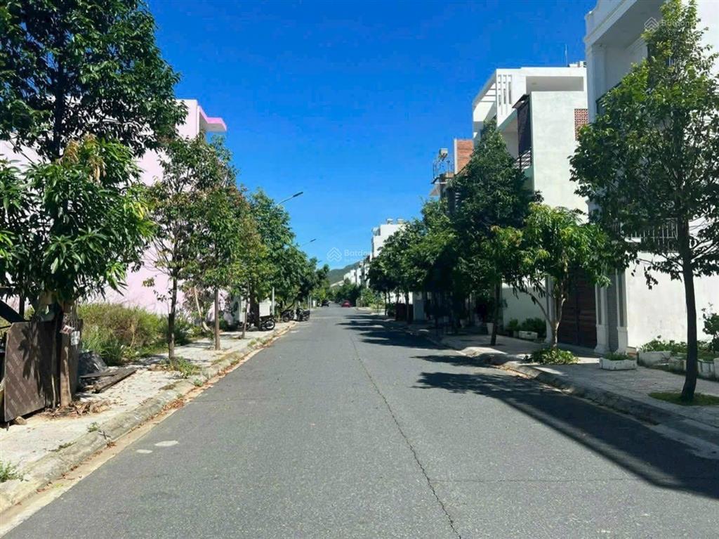 Bán lô đất 100m2 sổ cá nhân, giá rẻ 7ty250 (bao ép cọc, tặng thiết kế) kđt an bình tân