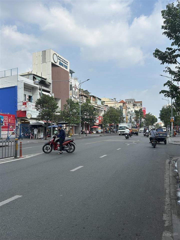 Bán nhà mặt tiền 194 hậu giang quận 6 . diện tích 8.5 dài 25