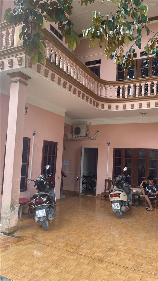 Có một nhà sàn một nhà nghỉ 10 phòng nhà bếp nhà sinh hoạt sân chơi vườn cây cảnh bể cá rất đẹp