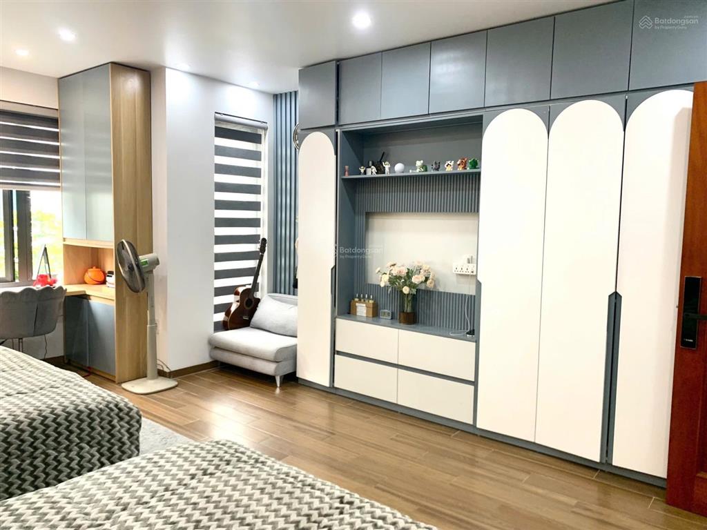 Hạ giá! bán nhà khu vip tại tuyến 2 lê hồng phong, có cầu thang máy, gia viên, hp