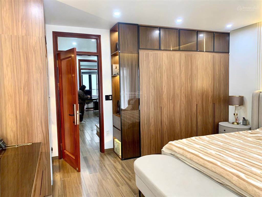 Hạ giá! bán nhà khu vip tại tuyến 2 lê hồng phong, có cầu thang máy, gia viên, hp