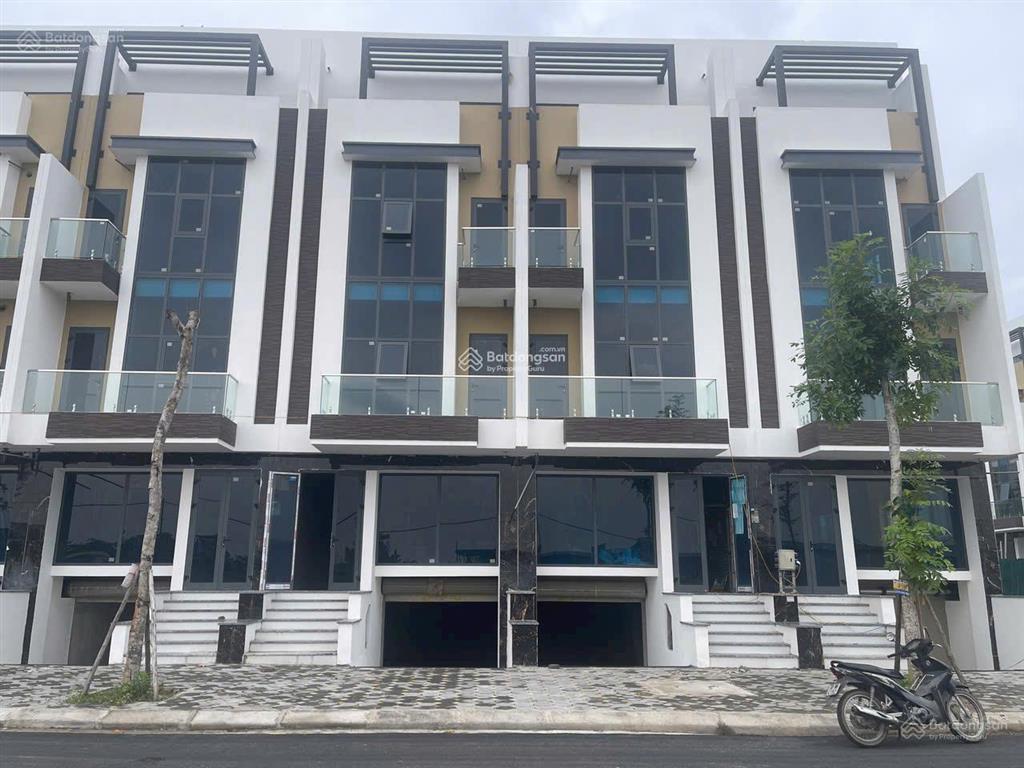 Chính chủ cho thuê liền kề, lô góc vườn hoa đường 60m.  0988 643 ***